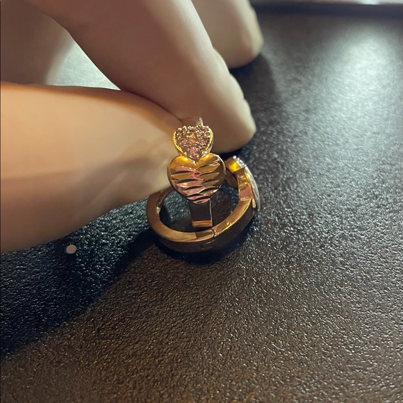 Beautiful 18K Gold Plated Earrings - Picture 4 of 4